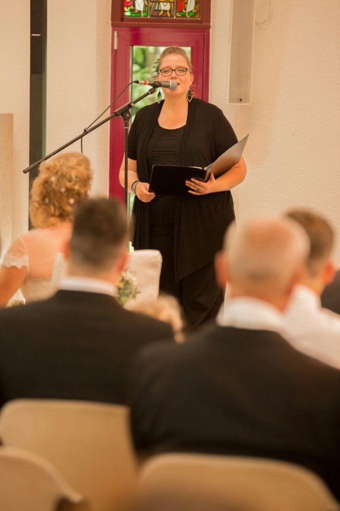 Live-Gesang bei einem Traugottesdienst in Neckarsulm.